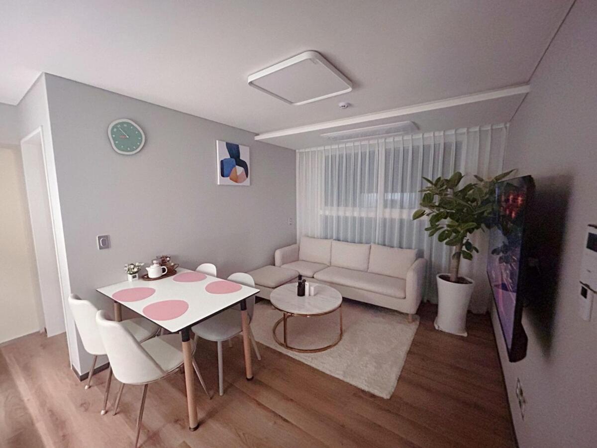 Gyeongbokgung Palace House Apartment Seoul